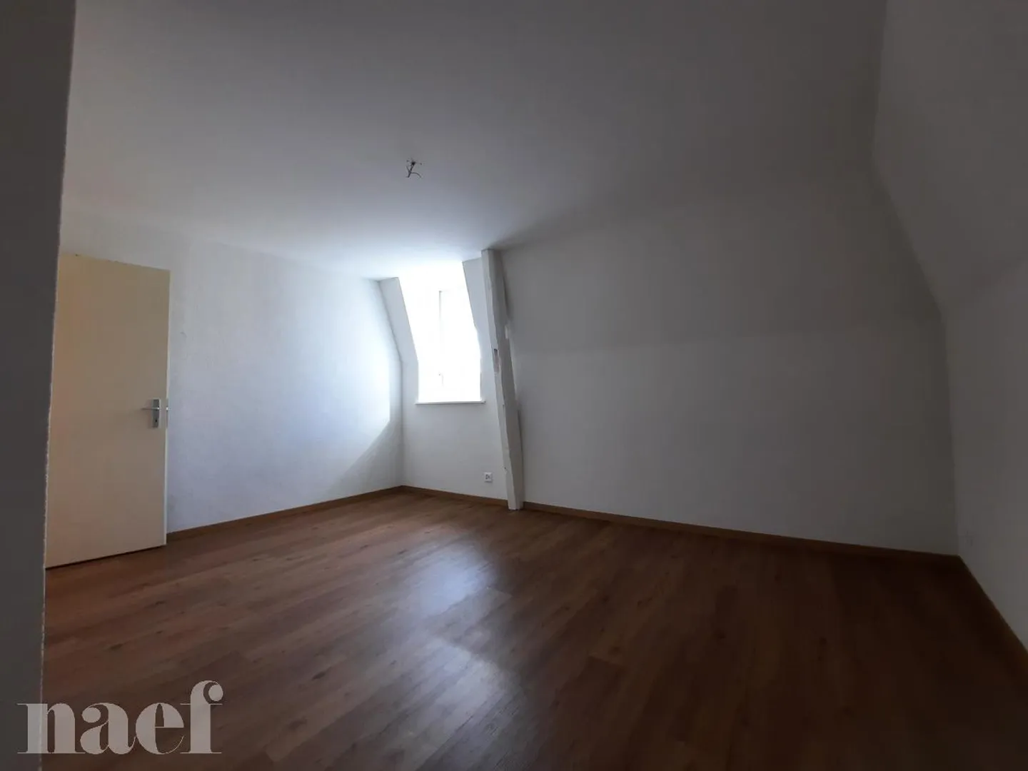 Schönes 3,5-Zimmer-Apartment im 4. Stock mit Aufzug - Photo 4 of 8