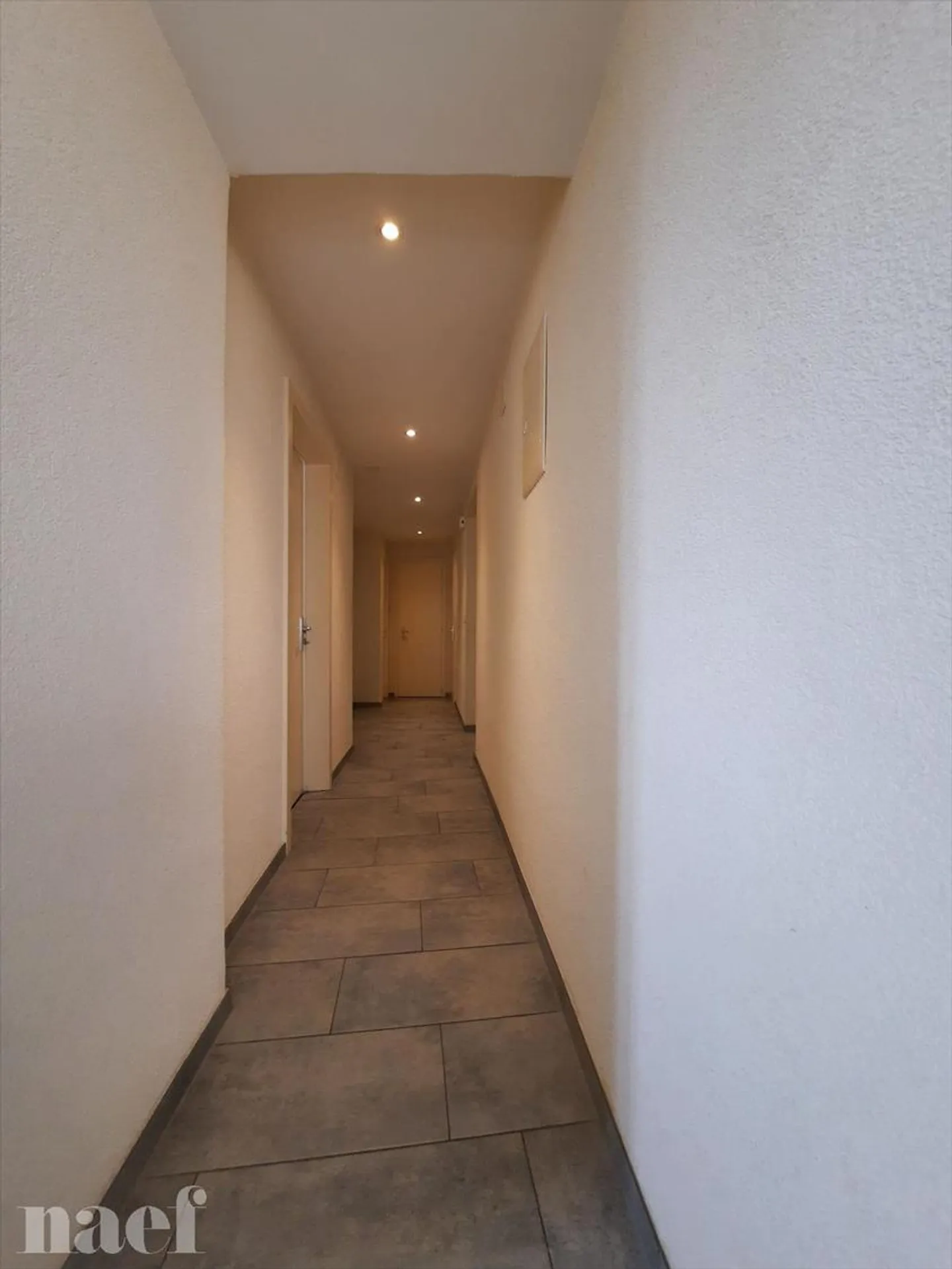 Schönes 3,5-Zimmer-Apartment im 4. Stock mit Aufzug - Photo 7 of 8