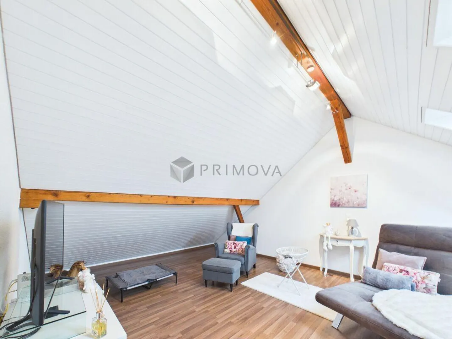 This inviting and well-located condominium could be yours tomorrow! - Photo 8 of 13