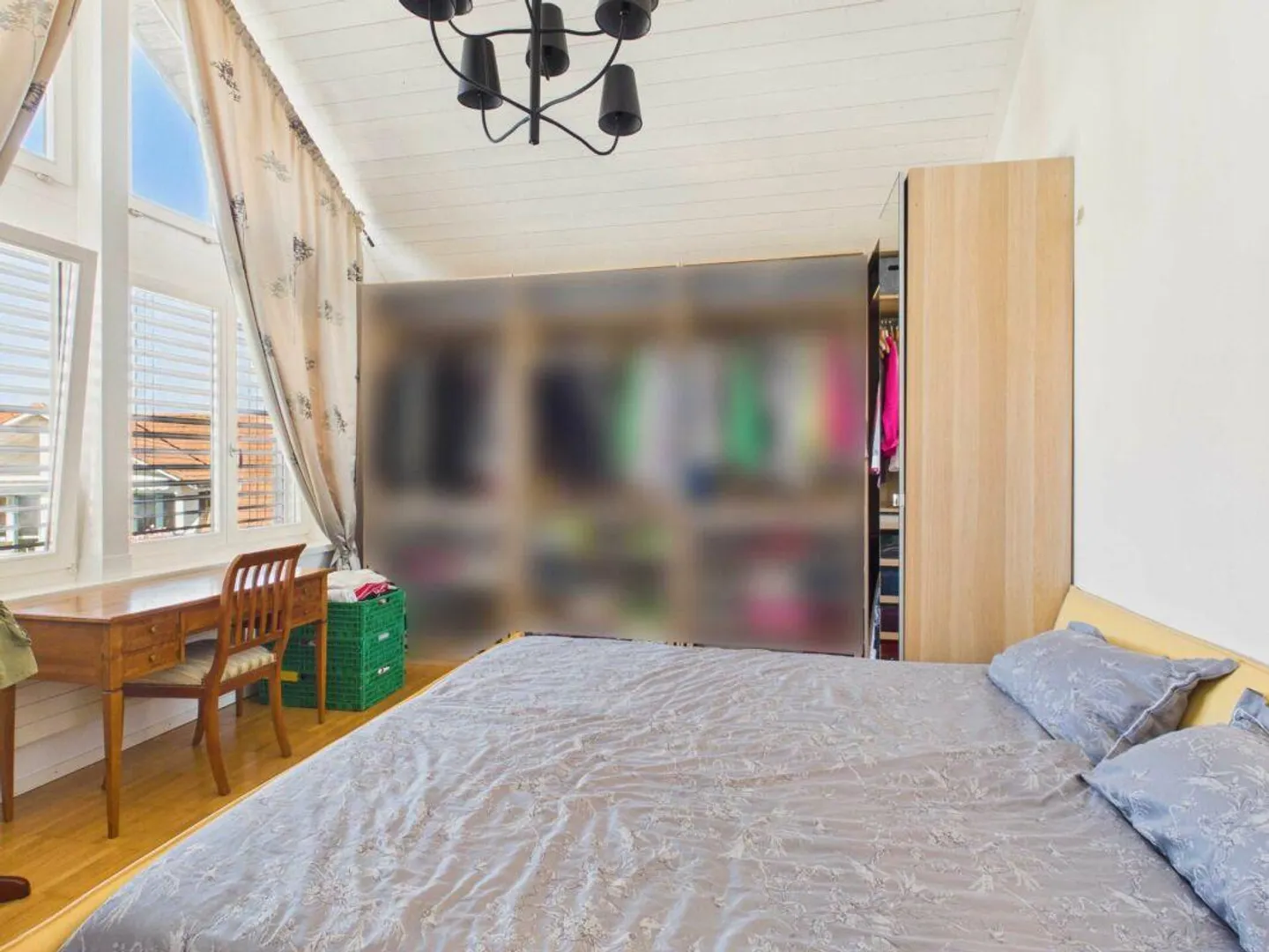 Attico unico di 3,5 locali con cucina e bagno moderni - Foto 7 di 12