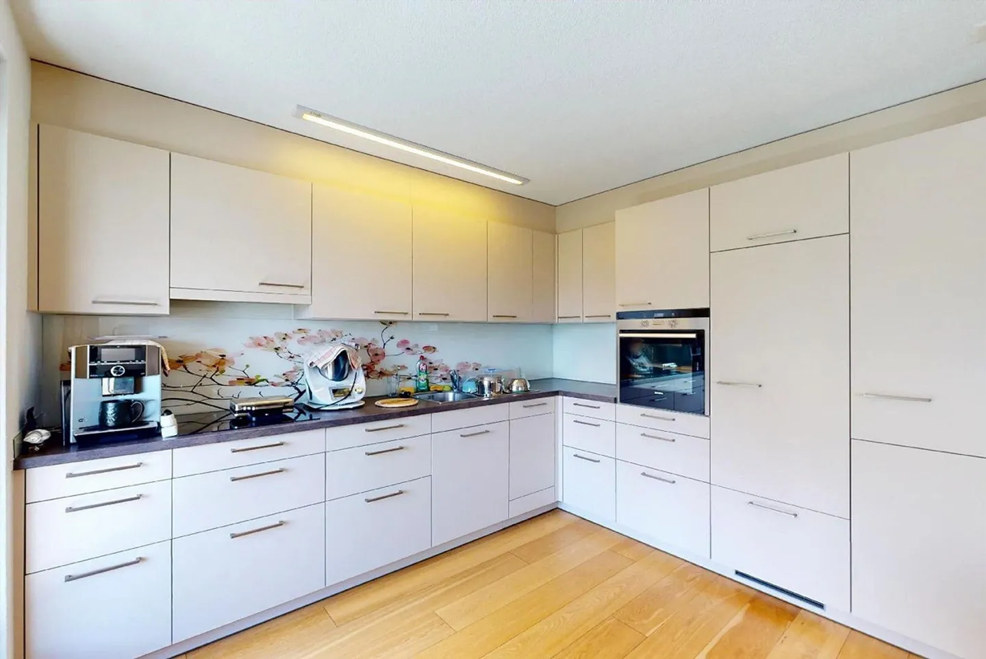 Modernes Apartment mit Aussicht - Foto 2 von 14