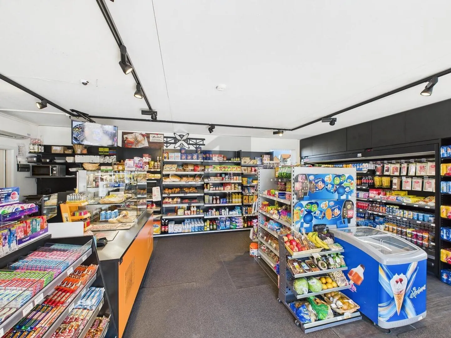 OPPORTUNITÀ TOP CON MOLTO TRAFFICO PEDONALE - Foto 5 di 6