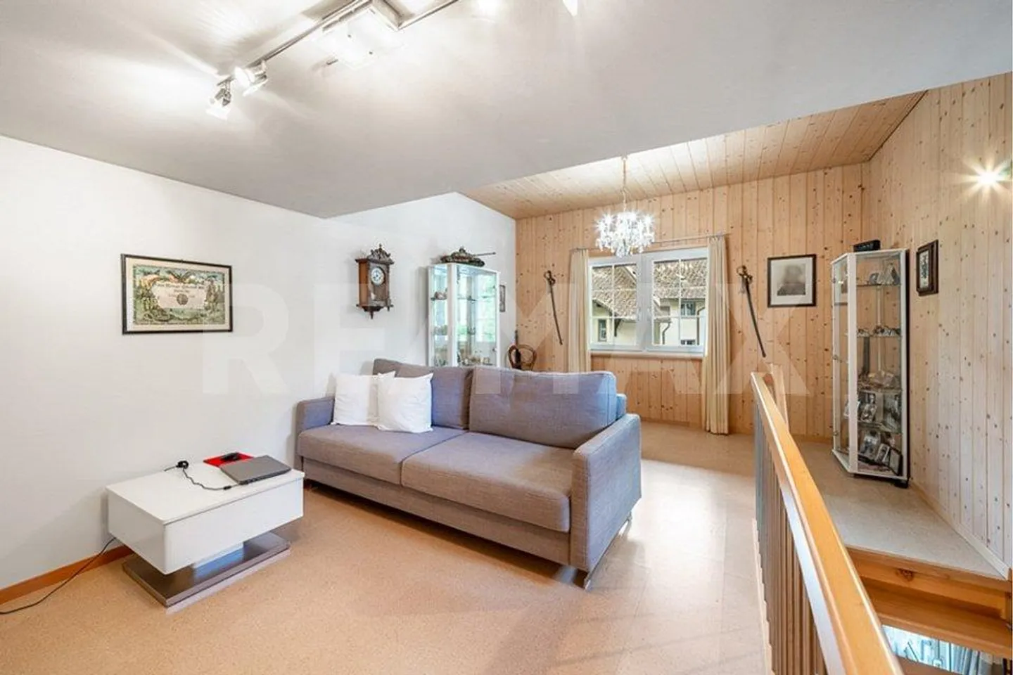 Gepflegtes 5½-ZImmer-Einfamilienhaus als Ferien- oder Festwohnsitz - Foto 7 di 13