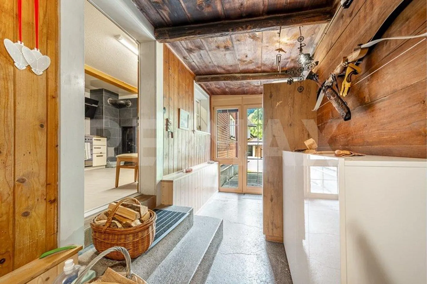 Gepflegtes 5½-ZImmer-Einfamilienhaus als Ferien- oder Festwohnsitz - Foto 8 di 13