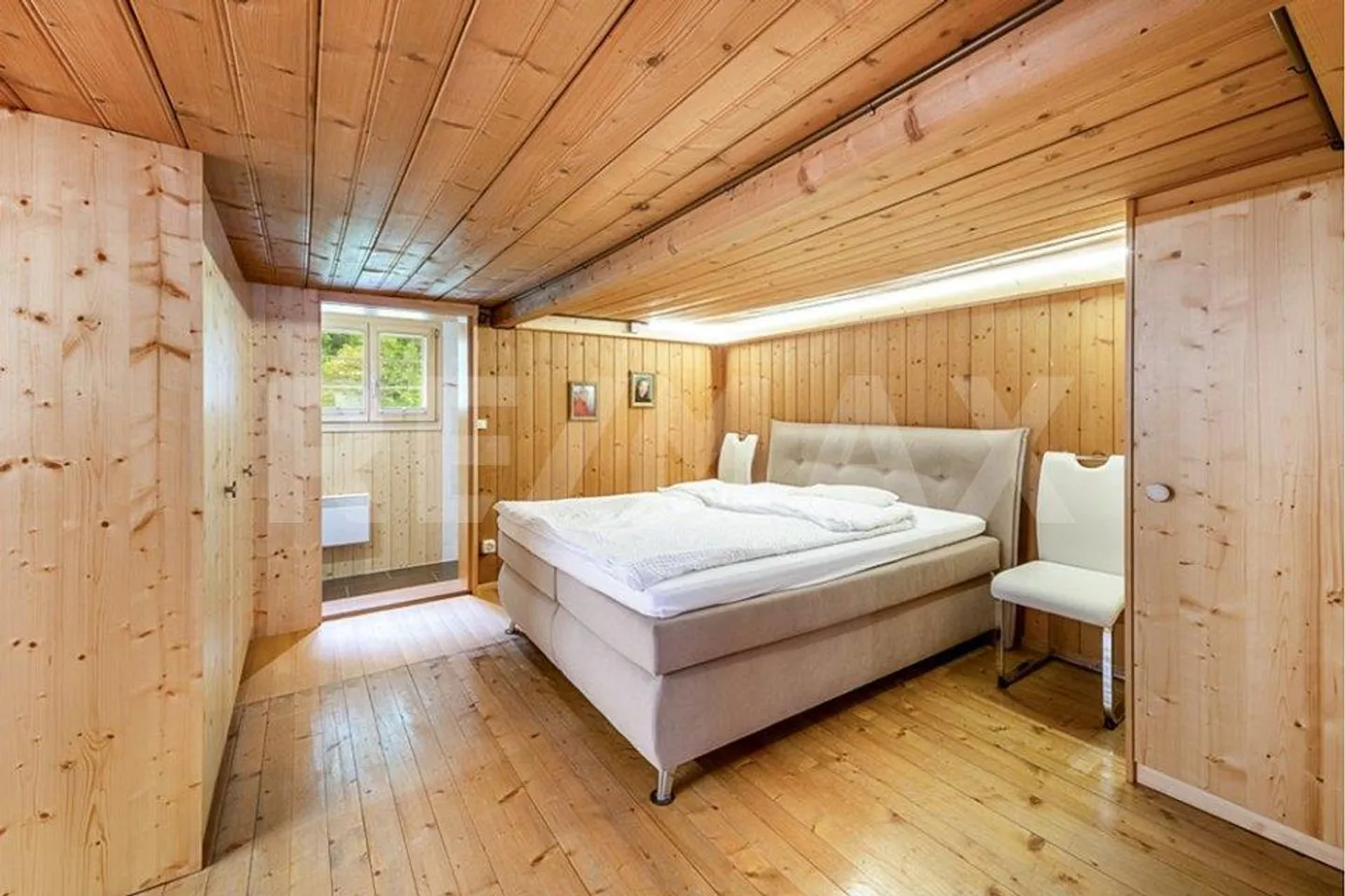 Gepflegtes 5½-ZImmer-Einfamilienhaus als Ferien- oder Festwohnsitz - Foto 10 di 13