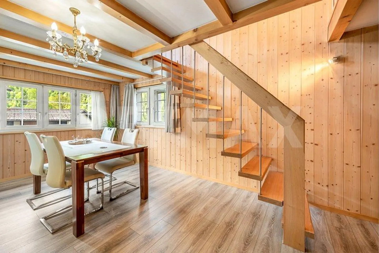 Gepflegtes 5½-ZImmer-Einfamilienhaus als Ferien- oder Festwohnsitz - Foto 3 di 13