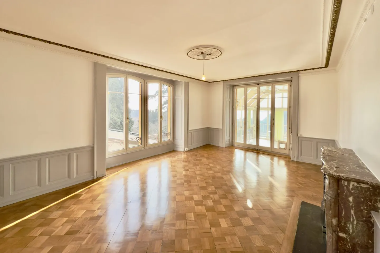 Prachtvolle 7-Zimmer-Wohnung mit Kamin in Neuchâtel - Photo 3 of 13