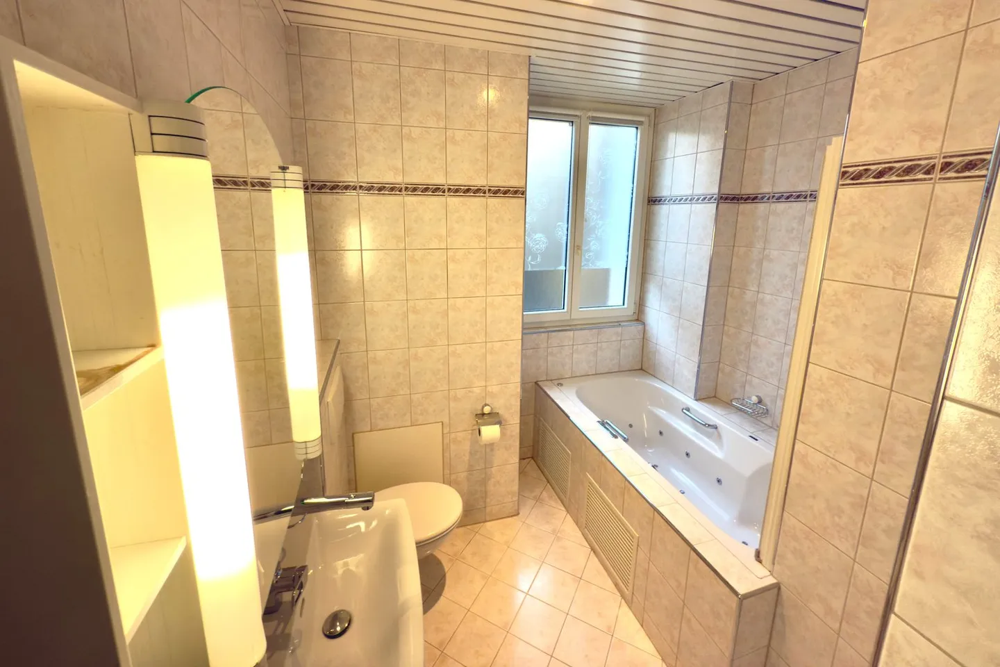 Prachtvolle 7-Zimmer-Wohnung mit Kamin in Neuchâtel - Photo 9 of 13