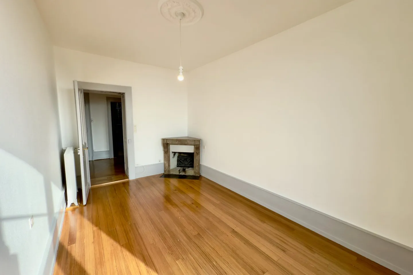 Prachtvolle 7-Zimmer-Wohnung mit Kamin in Neuchâtel - Photo 7 of 13