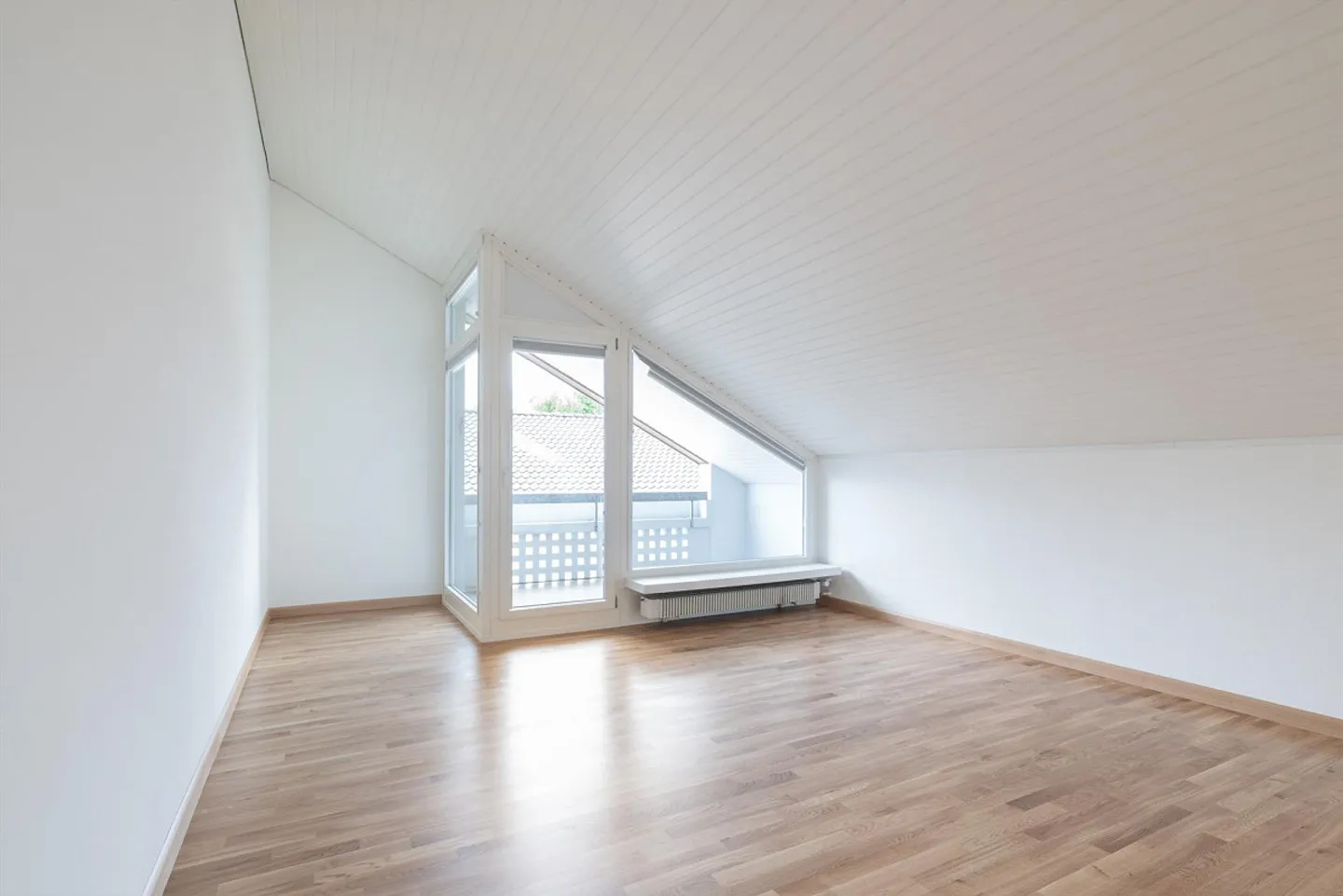 Renovated 1.5-room attic apartment in a central location - Photo 9 of 12
