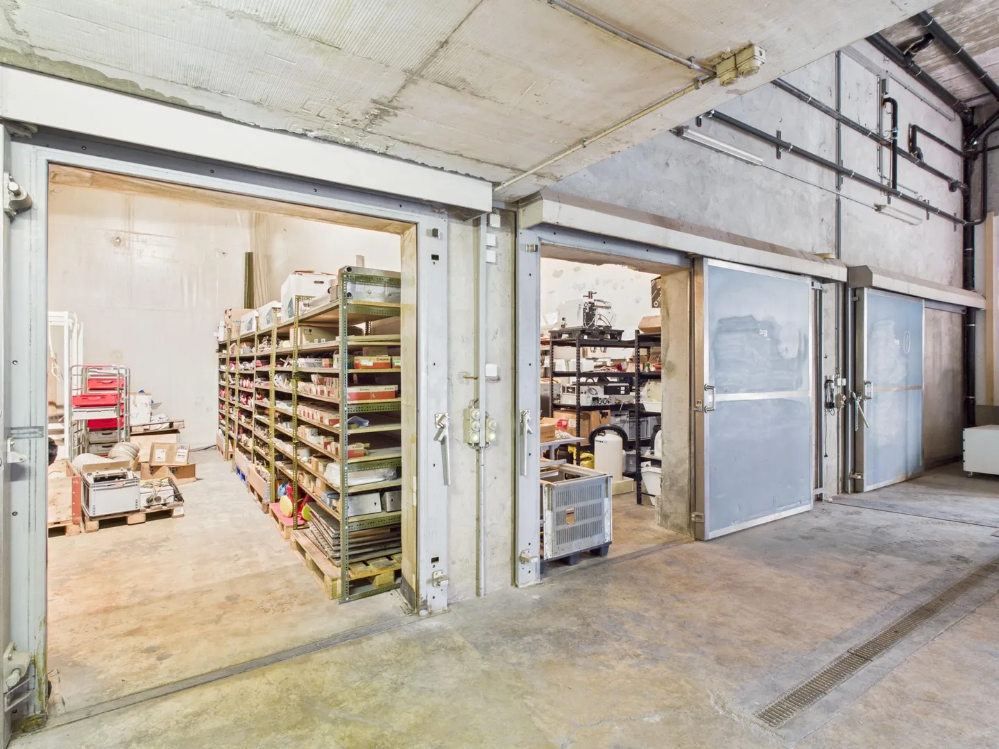 Mixed-use building for sale - Photo 7 of 9