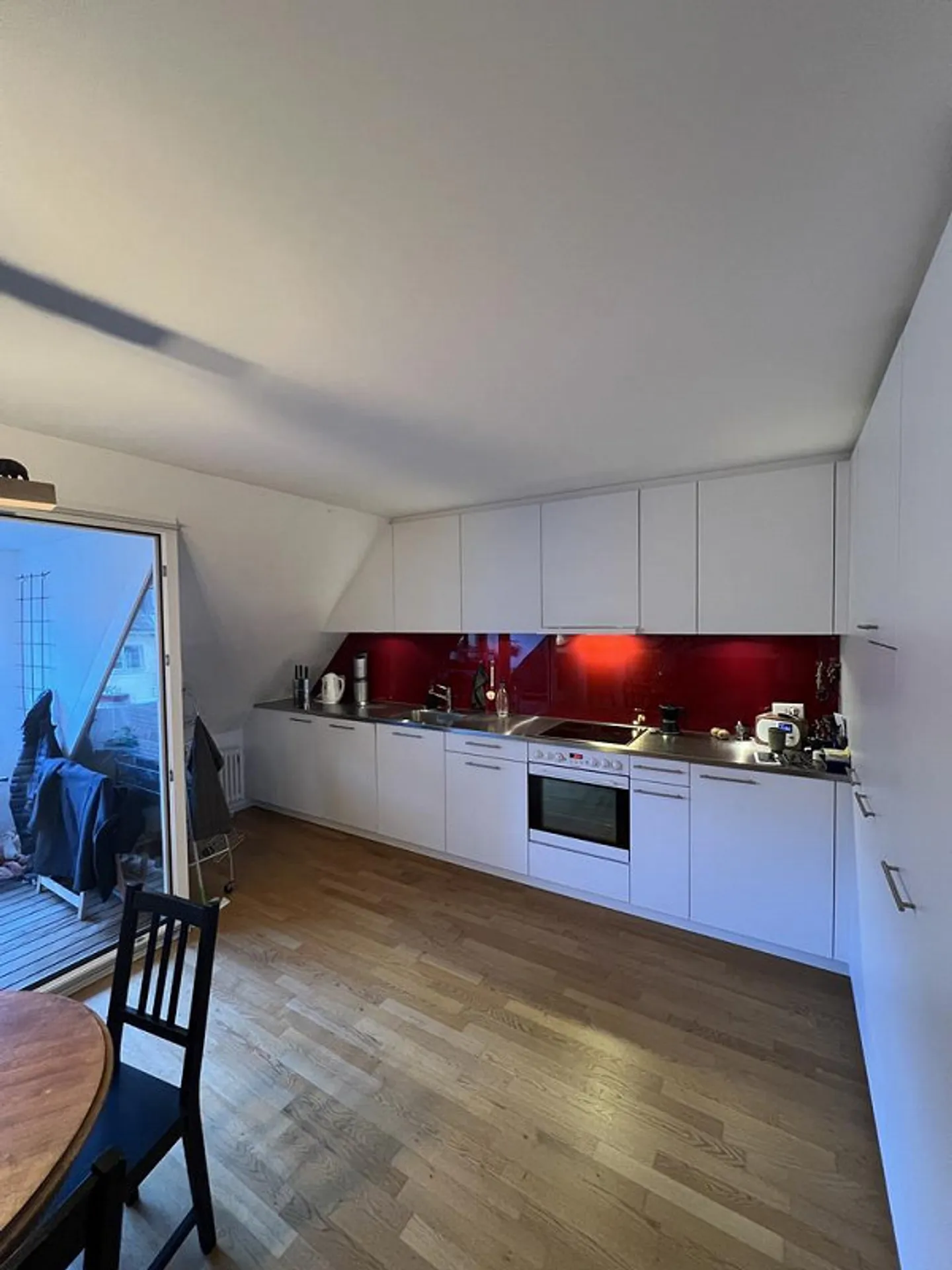 Living in a vibrant urban district - Photo 2 of 7