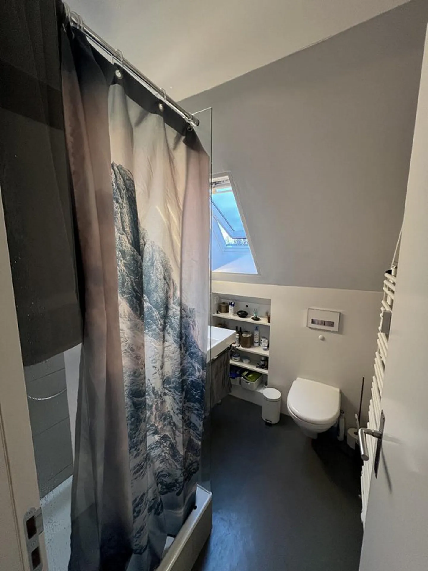 Living in a vibrant urban district - Photo 3 of 7