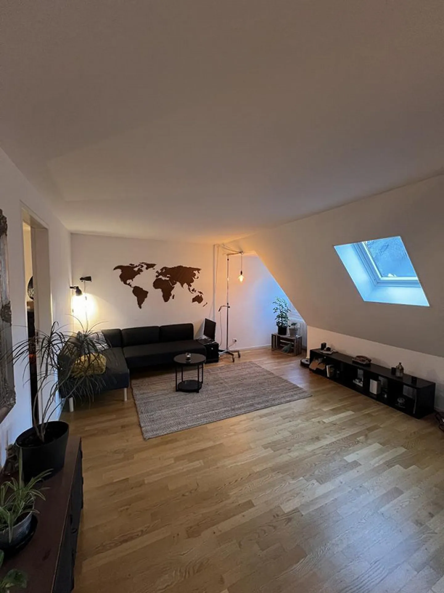 Living in a vibrant urban district - Photo 4 of 7