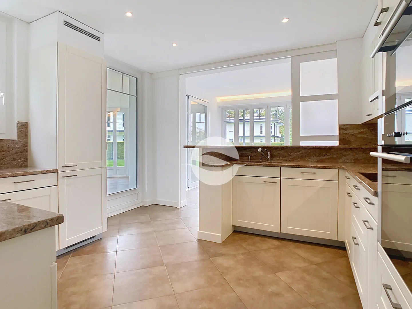 Appartement moderne en rez-de-jardin - Photo 3 sur 15