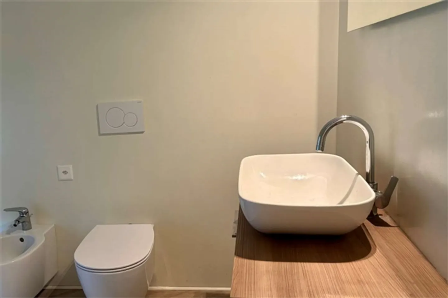 Elegant renovated maisonette apartment - Photo 8 of 17