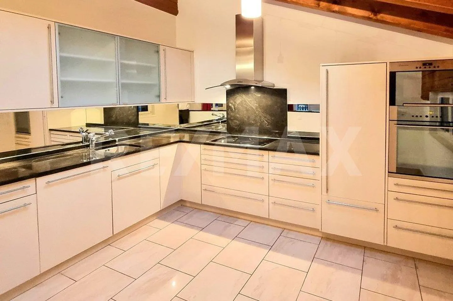 Appartement sous les combles 4½ pièces (seconde résidence) - Photo 4 sur 12