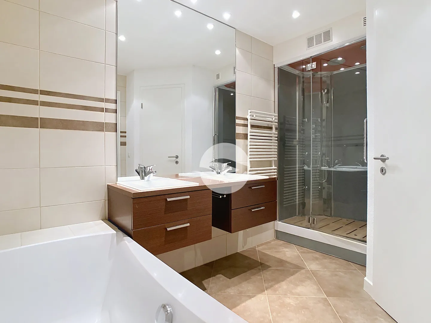 Appartement moderne en rez-de-jardin - Photo 8 sur 15