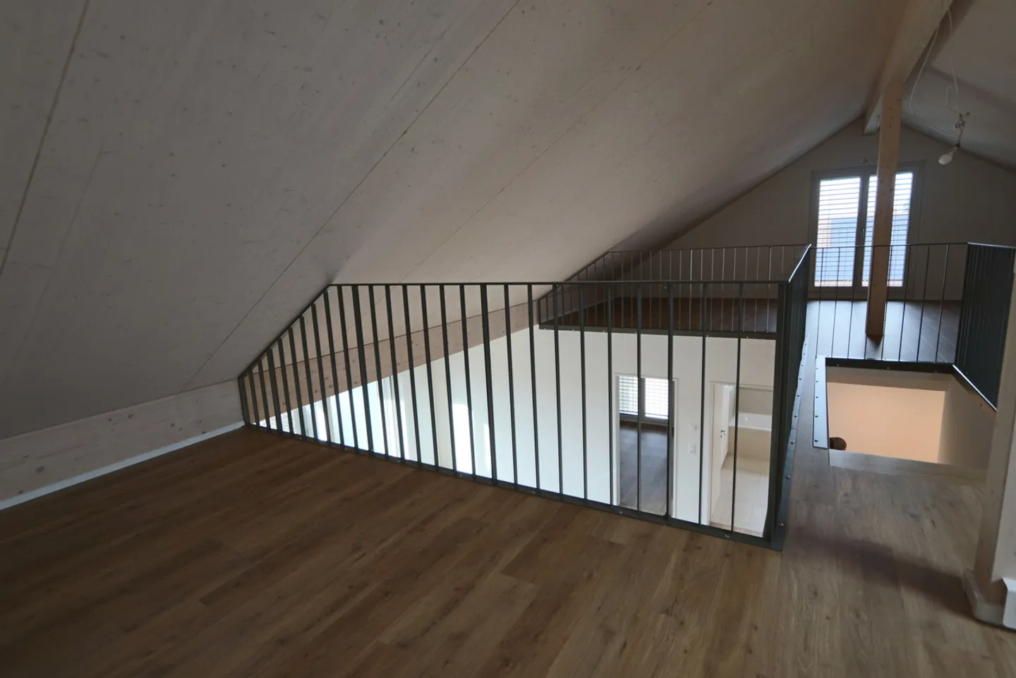 New construction - Spacious, bright 4.5-room duplex penthouse in Kerzers - Photo 5 of 8