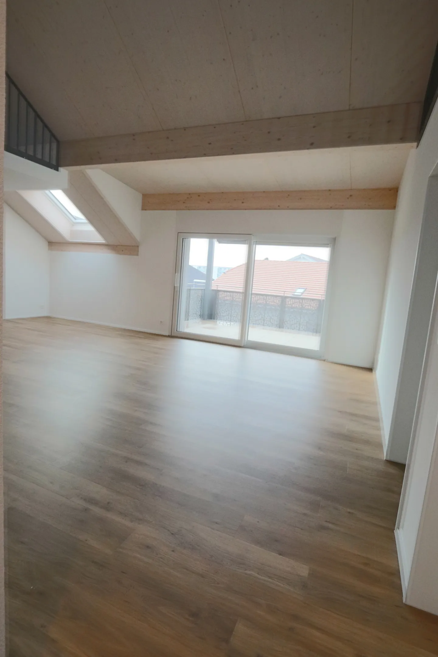 New construction - Spacious, bright 4.5-room duplex penthouse in Kerzers - Photo 6 of 8