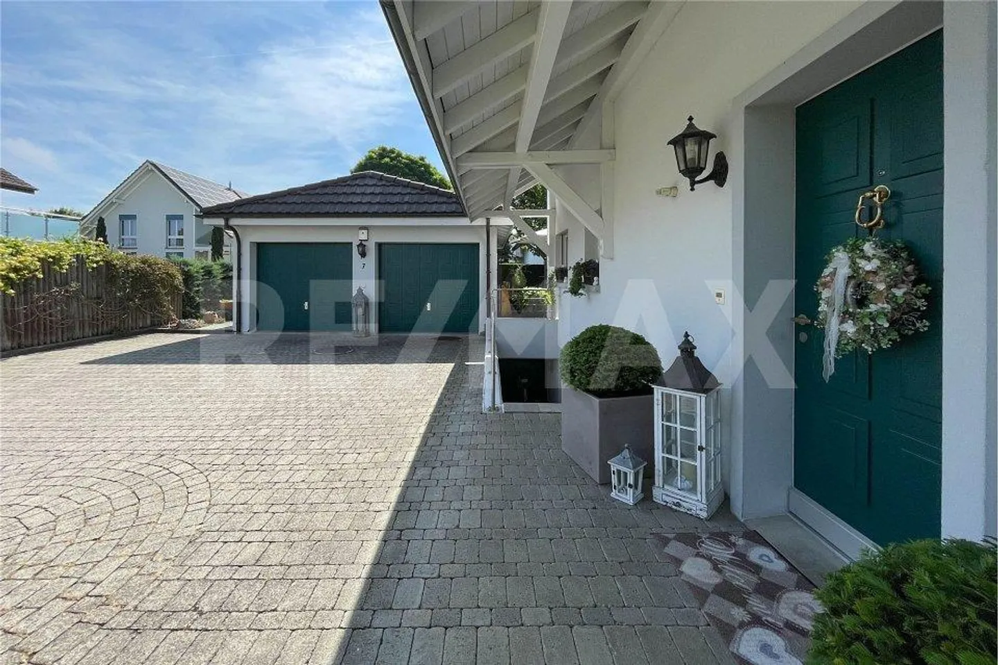 6.5-room single-family house with a dream wine cellar in Hunzenschwil for sale - Photo 2 of 13