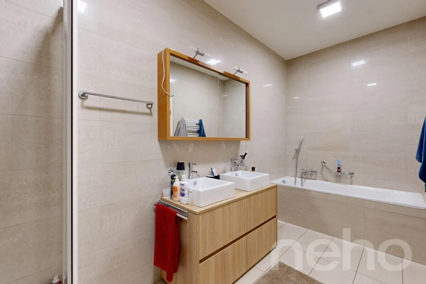 Bright family apartment just steps from all amenities - Photo 11 of 12
