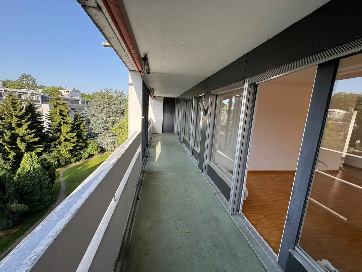 Helle Wohnung mit Grünblick - Foto 1 von 9