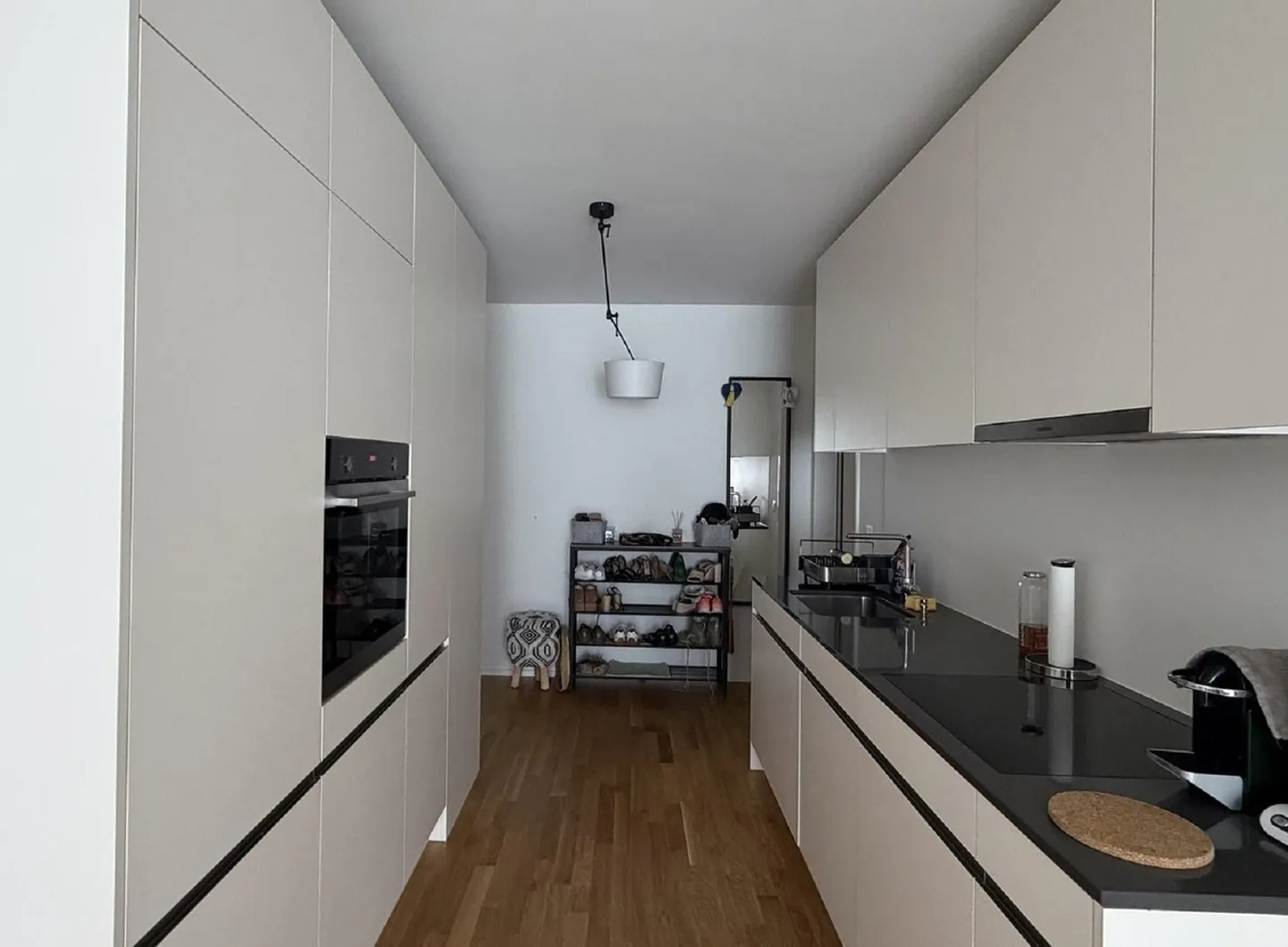 Appartement moderne 2.5 pièces avec balcon et vue sur la ville à Zurich-Binz - Photo 5 sur 9