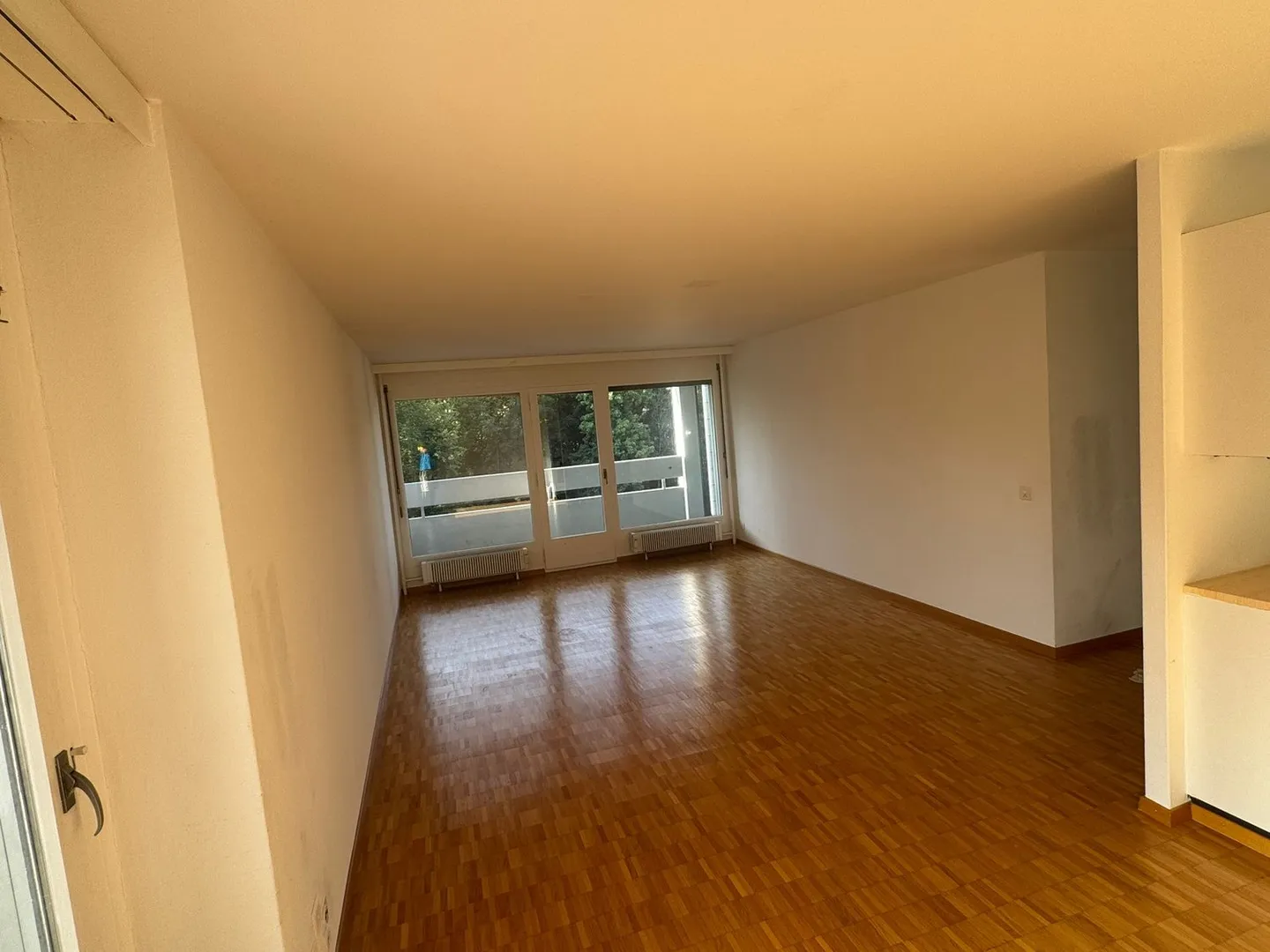 Helle Wohnung mit Grünblick - Foto 2 von 9