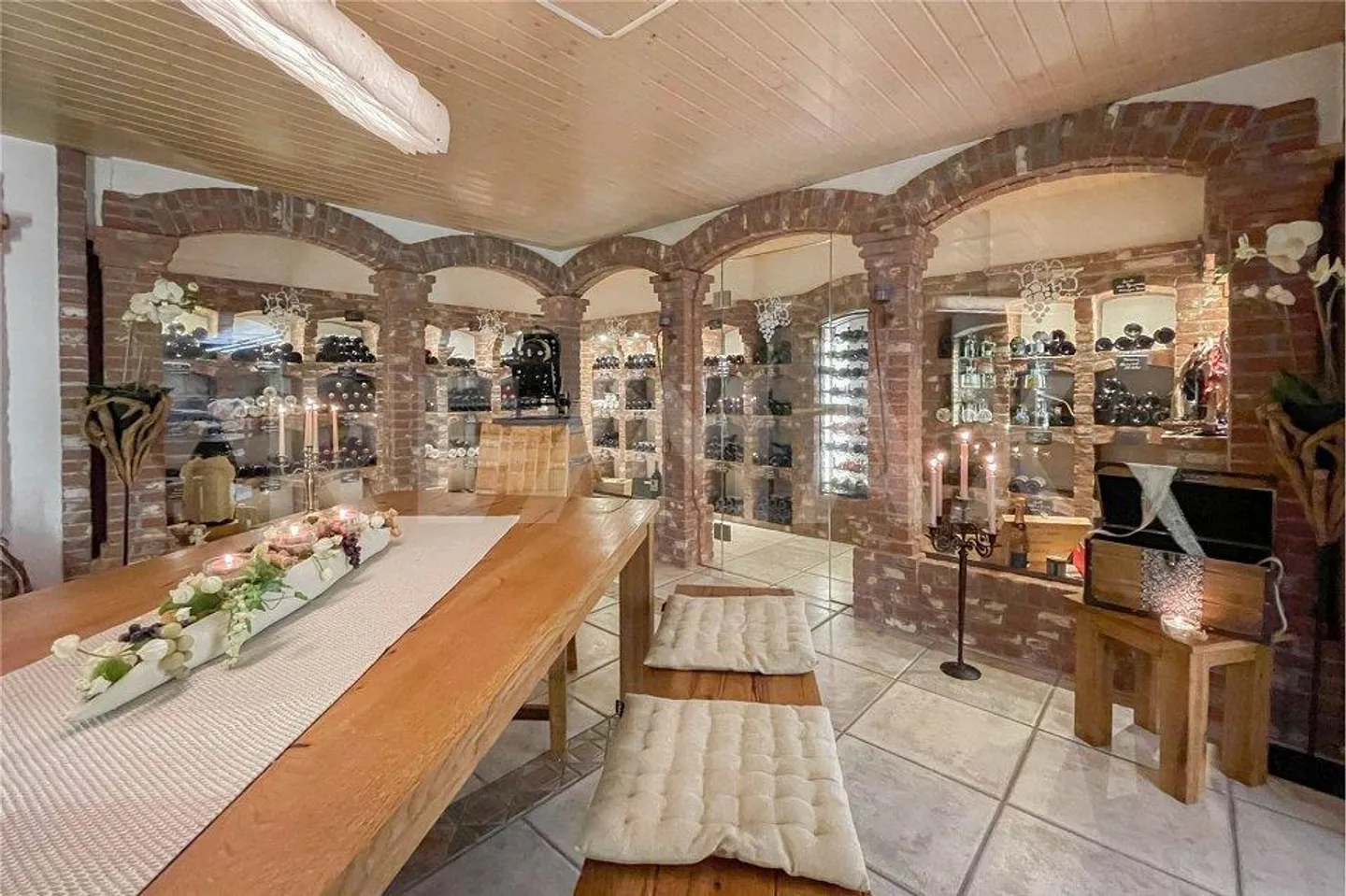 6.5-room single-family house with a dream wine cellar in Hunzenschwil for sale - Photo 3 of 13