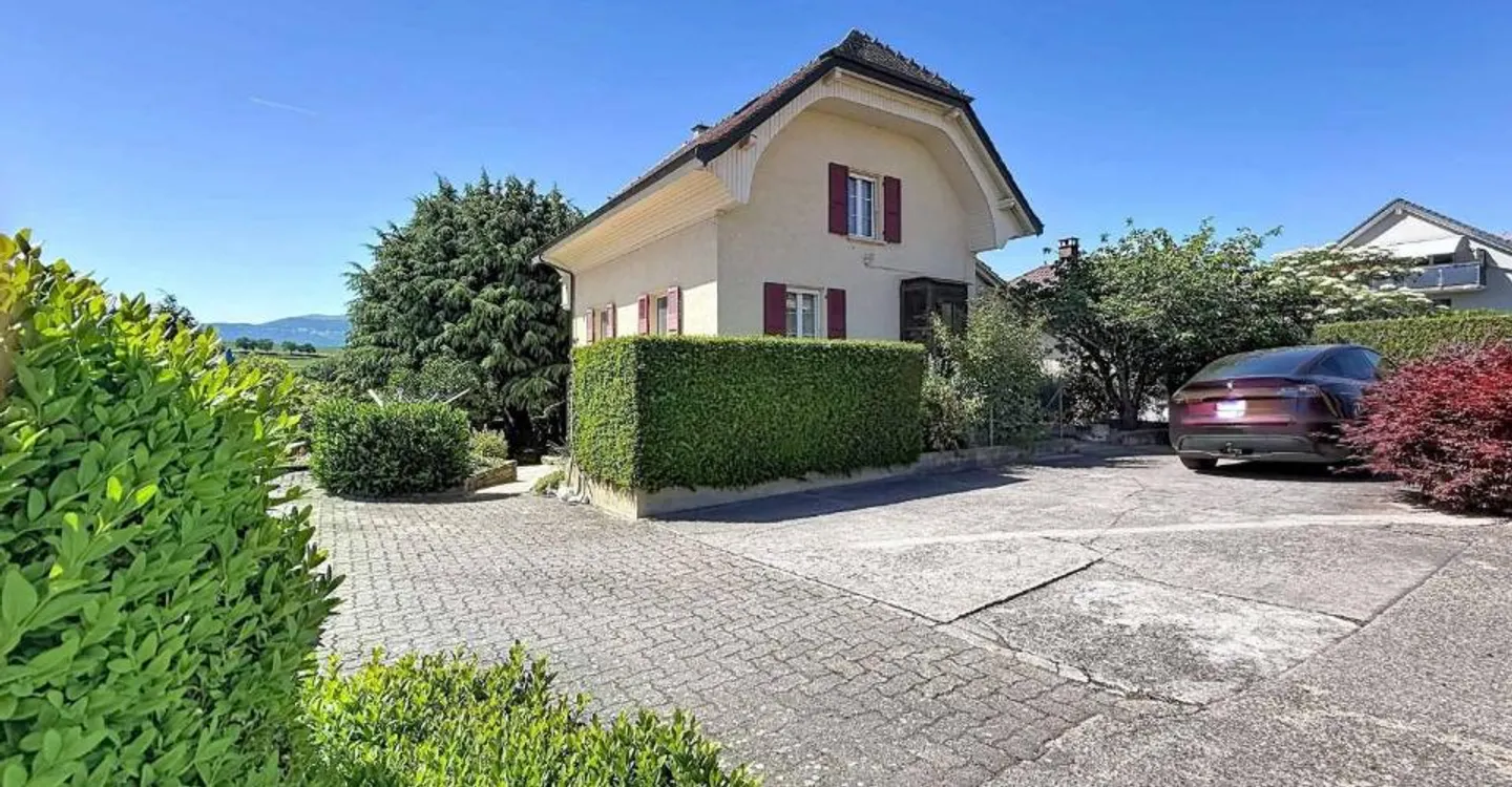 Villa 4.5 Zimmer - Foto 1 von 13
