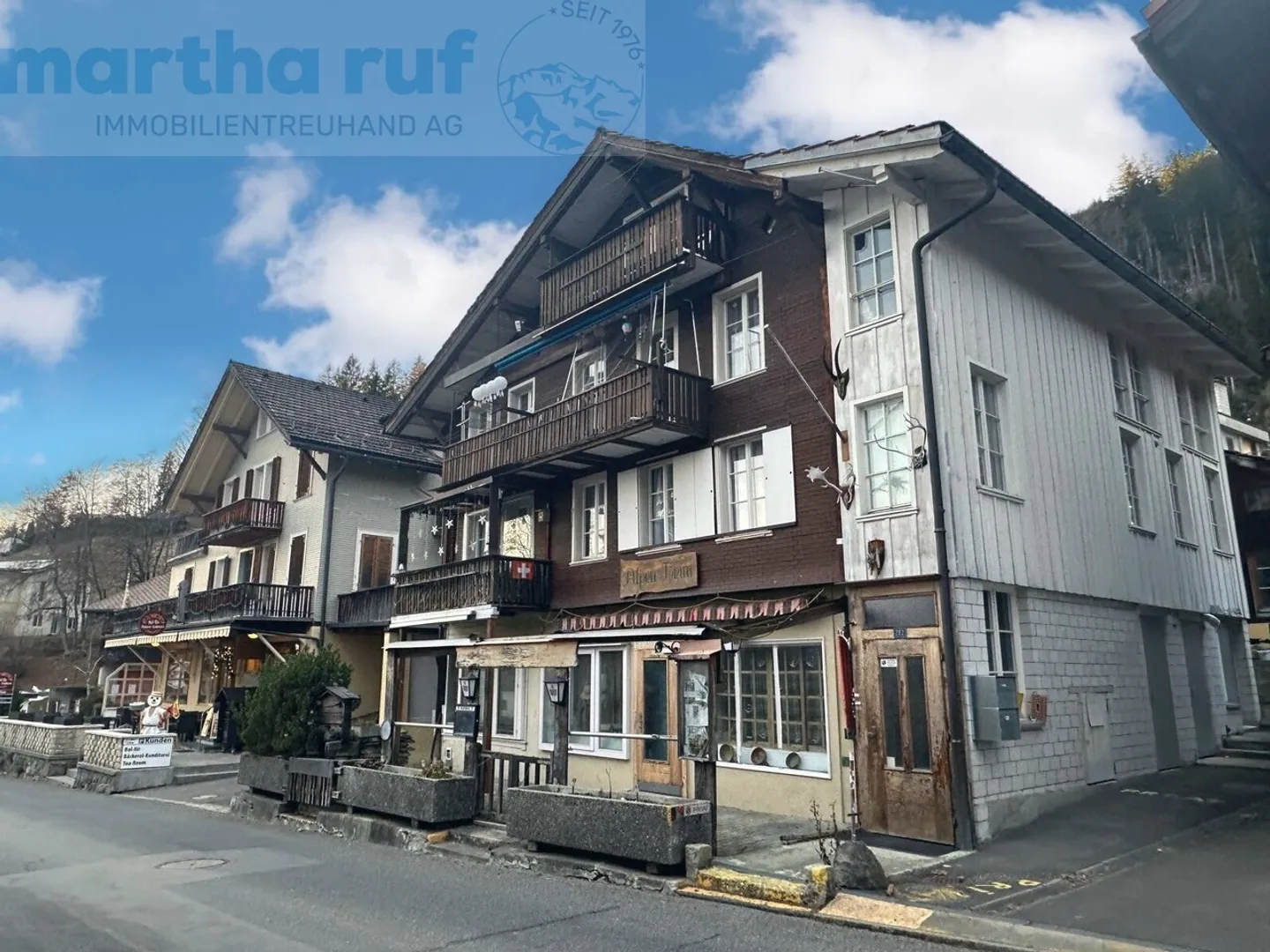 Casa plurifamiliare con vista sulle montagne - Foto 2 di 3