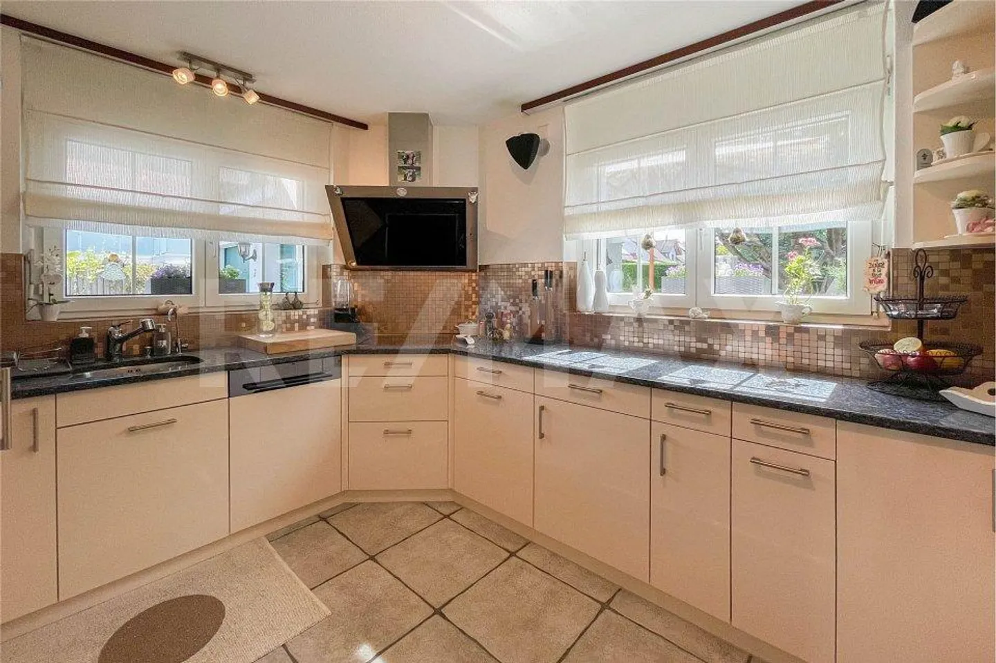 6.5-room single-family house with a dream wine cellar in Hunzenschwil for sale - Photo 12 of 13