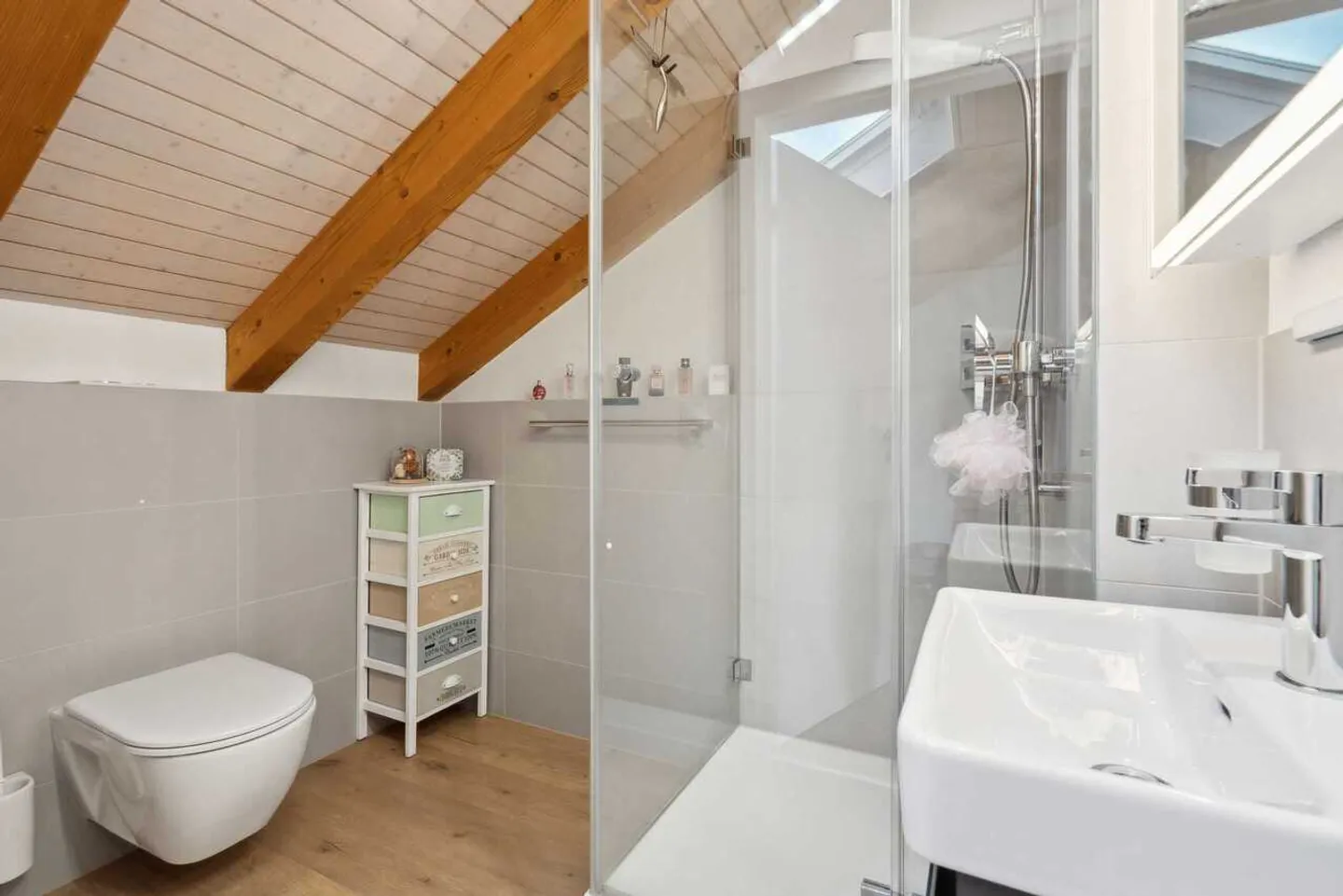 Charmante maison de ville de 5,5 pièces à Gross à vendre - Photo 11 sur 13