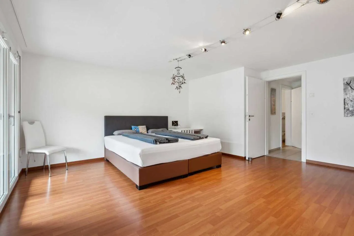 Charmante maison de ville de 5,5 pièces à Gross à vendre - Photo 7 sur 13