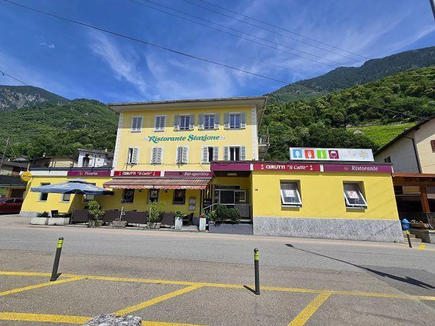 Ristorante con due appartamenti di 4,5 locali anche come immobile da reddito - Foto 1 di 46