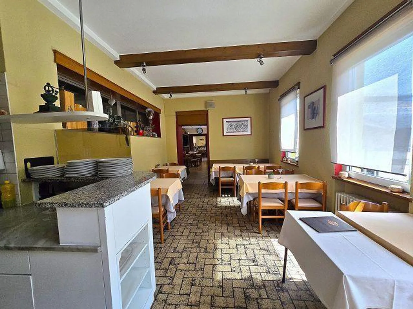 Ristorante con due appartamenti di 4,5 locali anche come immobile da reddito - Foto 6 di 46