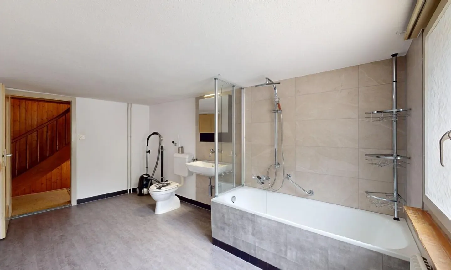 Casa con stalla e grande terreno in posizione idilliaca a Vättis SG - Foto 10 di 11