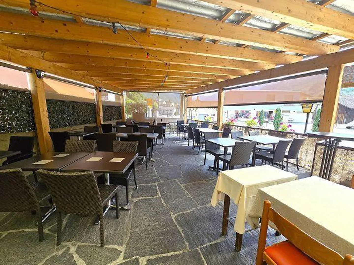 Ristorante con due appartamenti di 4,5 locali anche come immobile da reddito - Foto 20 di 46