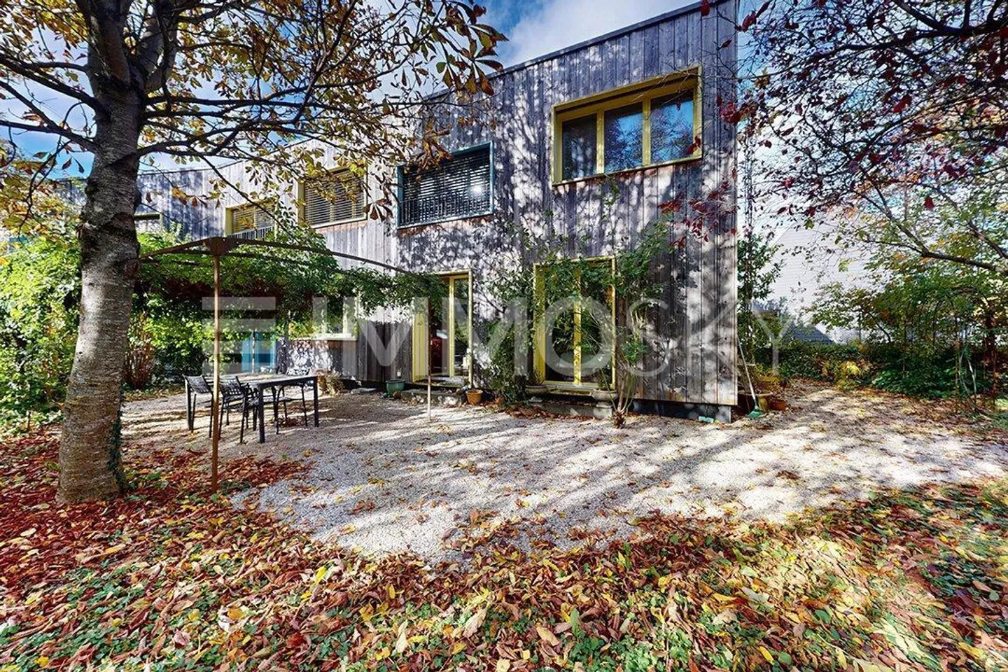 Architektenhaus Minergie mit unabhängiger Wohnung - Foto 2 von 5