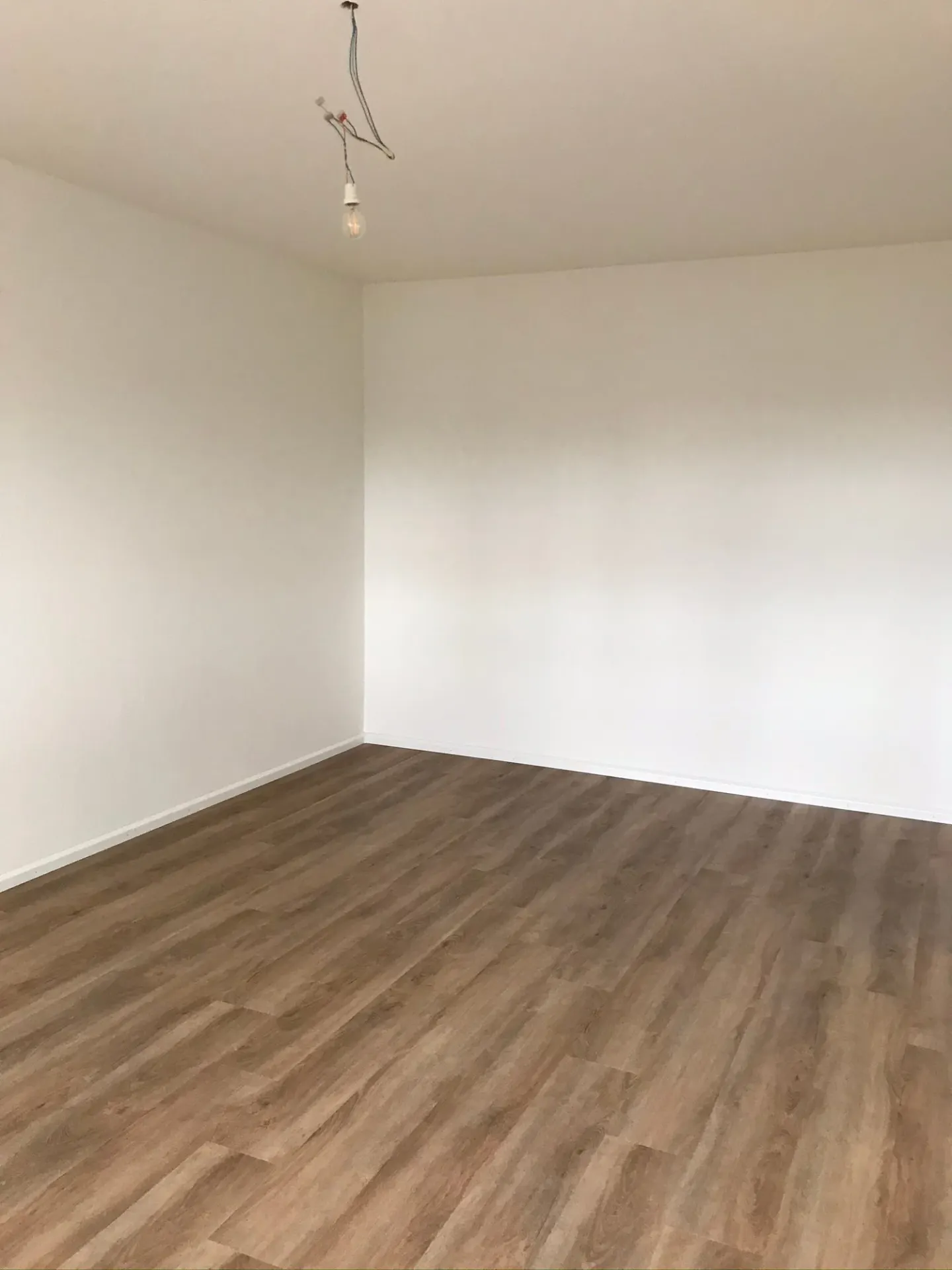 Beautiful, renovated 1.5-room apartment in a central location - Photo 9 of 15