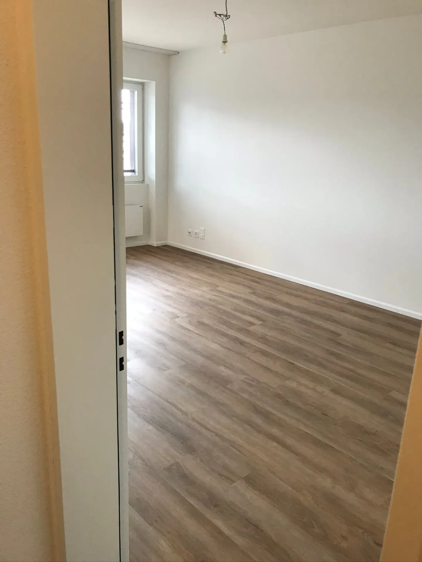 Beautiful, renovated 1.5-room apartment in a central location - Photo 10 of 15