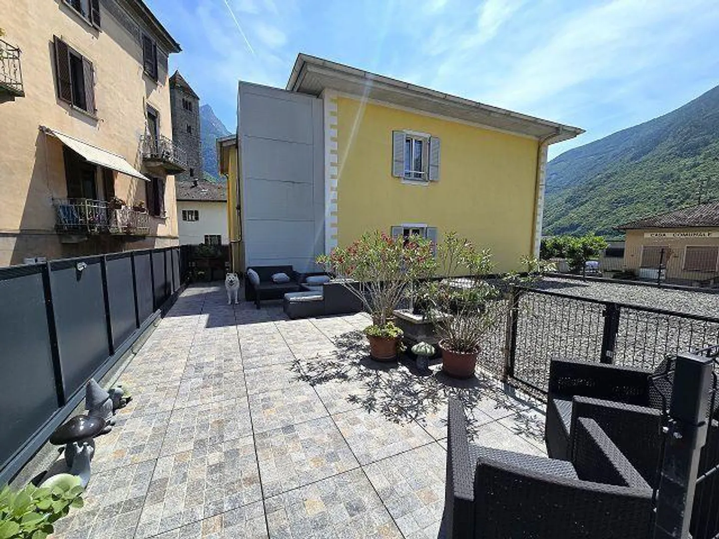 Ristorante con due appartamenti di 4,5 locali anche come immobile da reddito - Foto 32 di 46