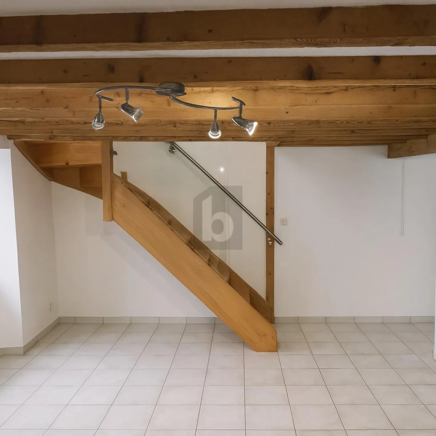 RENTAL BUILDING IN THE HEART OF THE OLD VILLAGE - Photo 4 of 6