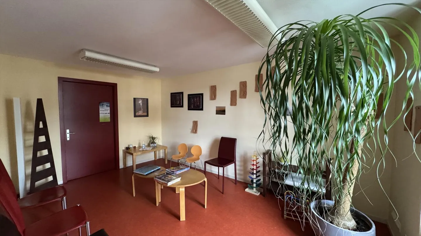 Spazio commerciale di circa 155 m2 al 2° piano - Foto 3 di 4