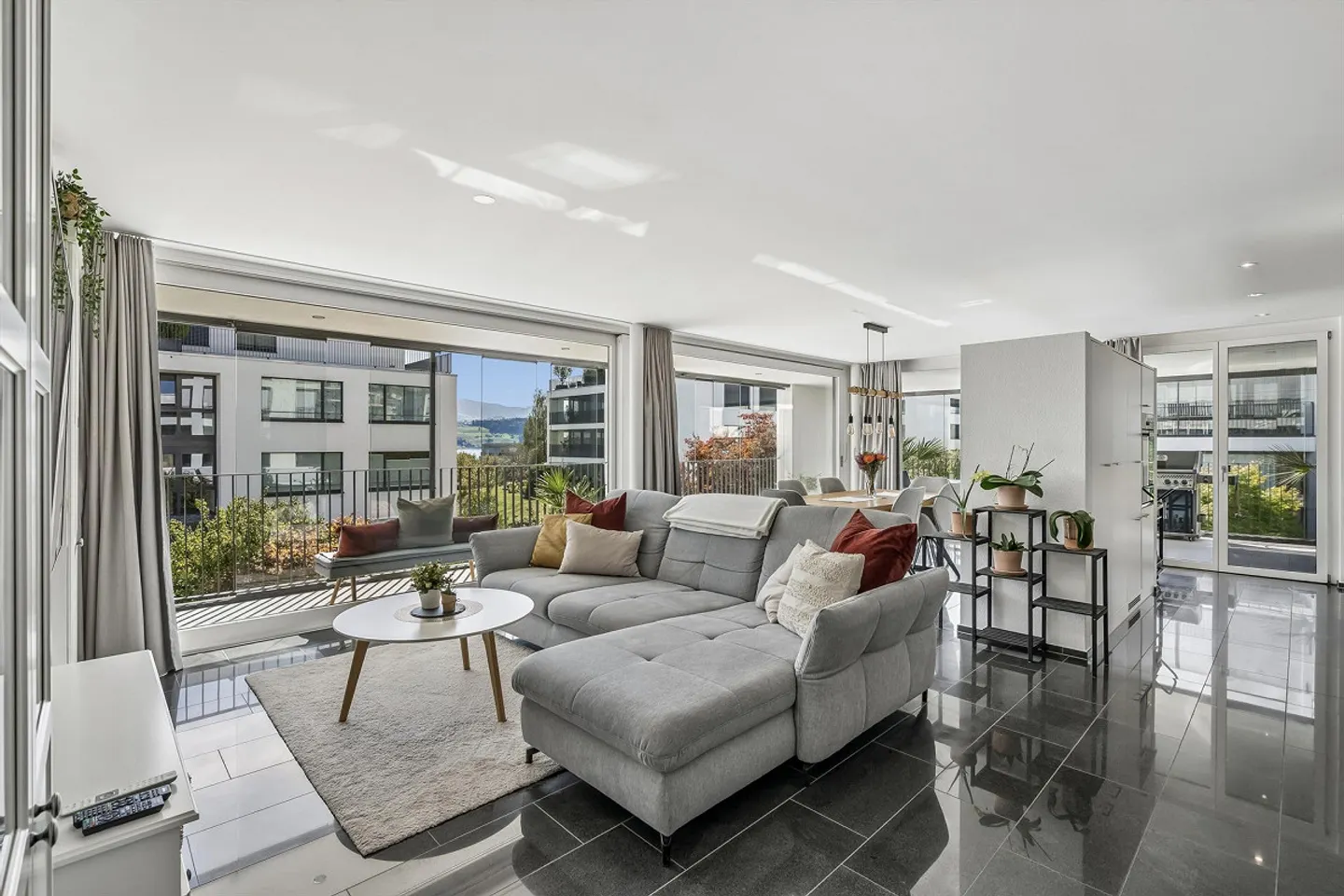 A Home to Arrive and Feel Good - Photo 2 of 5