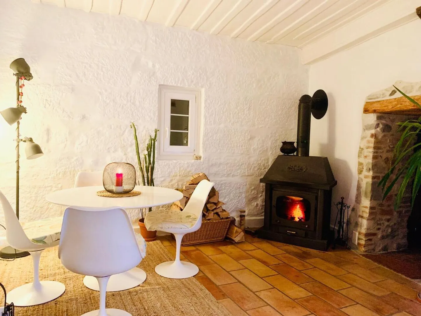 Contiguous House 4 Rooms - Photo 4 of 13