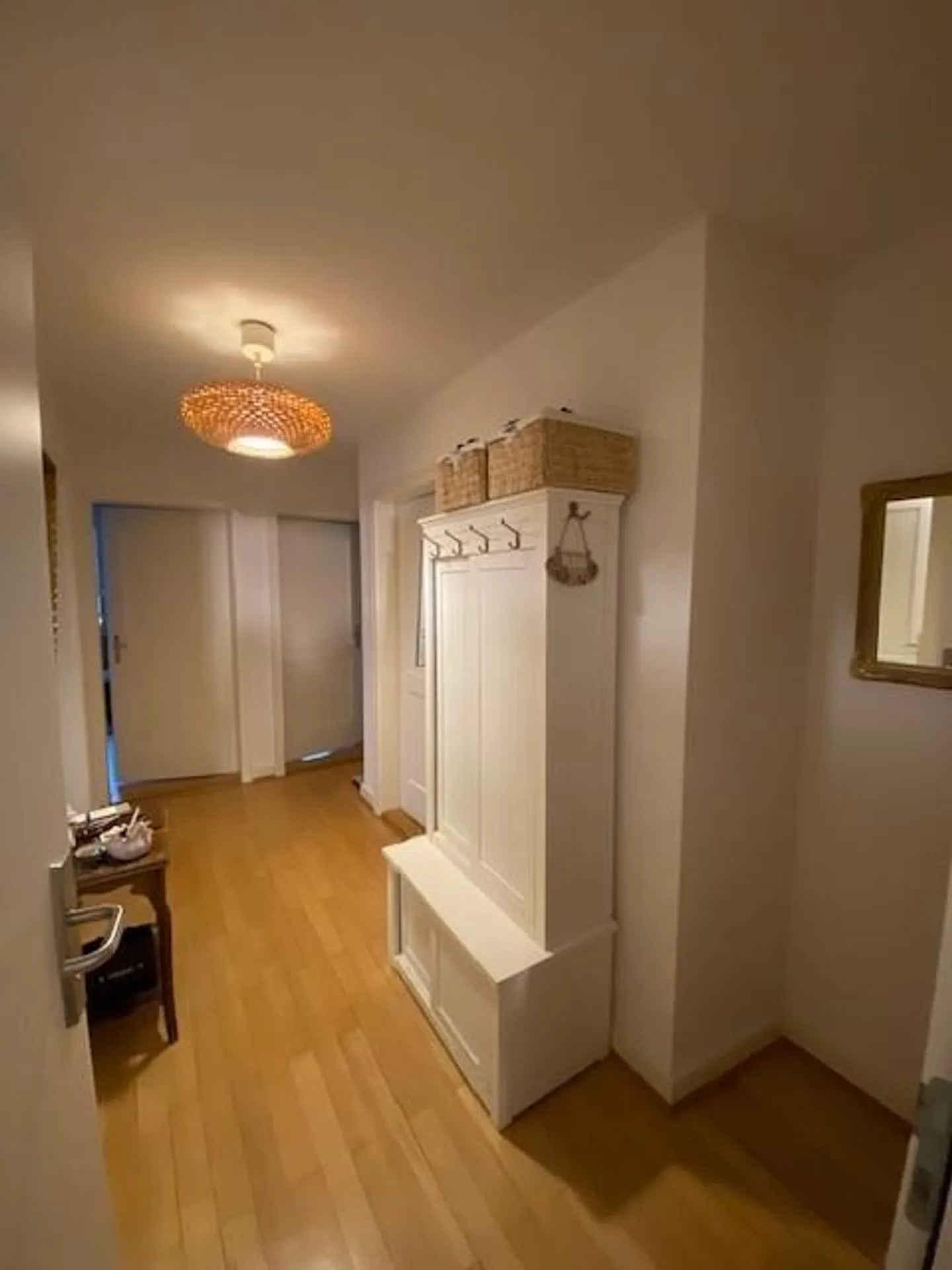 Cozy 4-room apartment in the village center - Photo 8 of 10