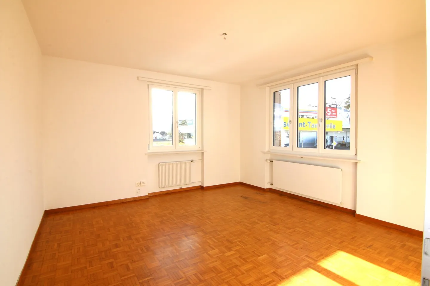 Appartement lumineux de 3 pièces après rénovation complète à Biberist - Photo 3 sur 9