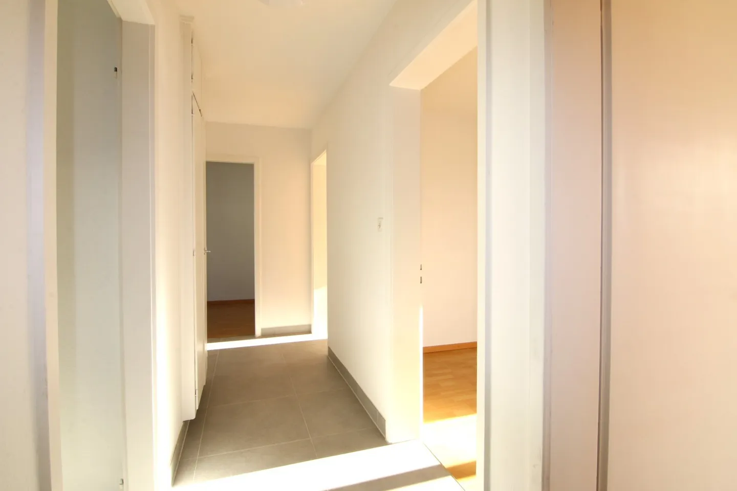 Appartement lumineux de 3 pièces après rénovation complète à Biberist - Photo 7 sur 9
